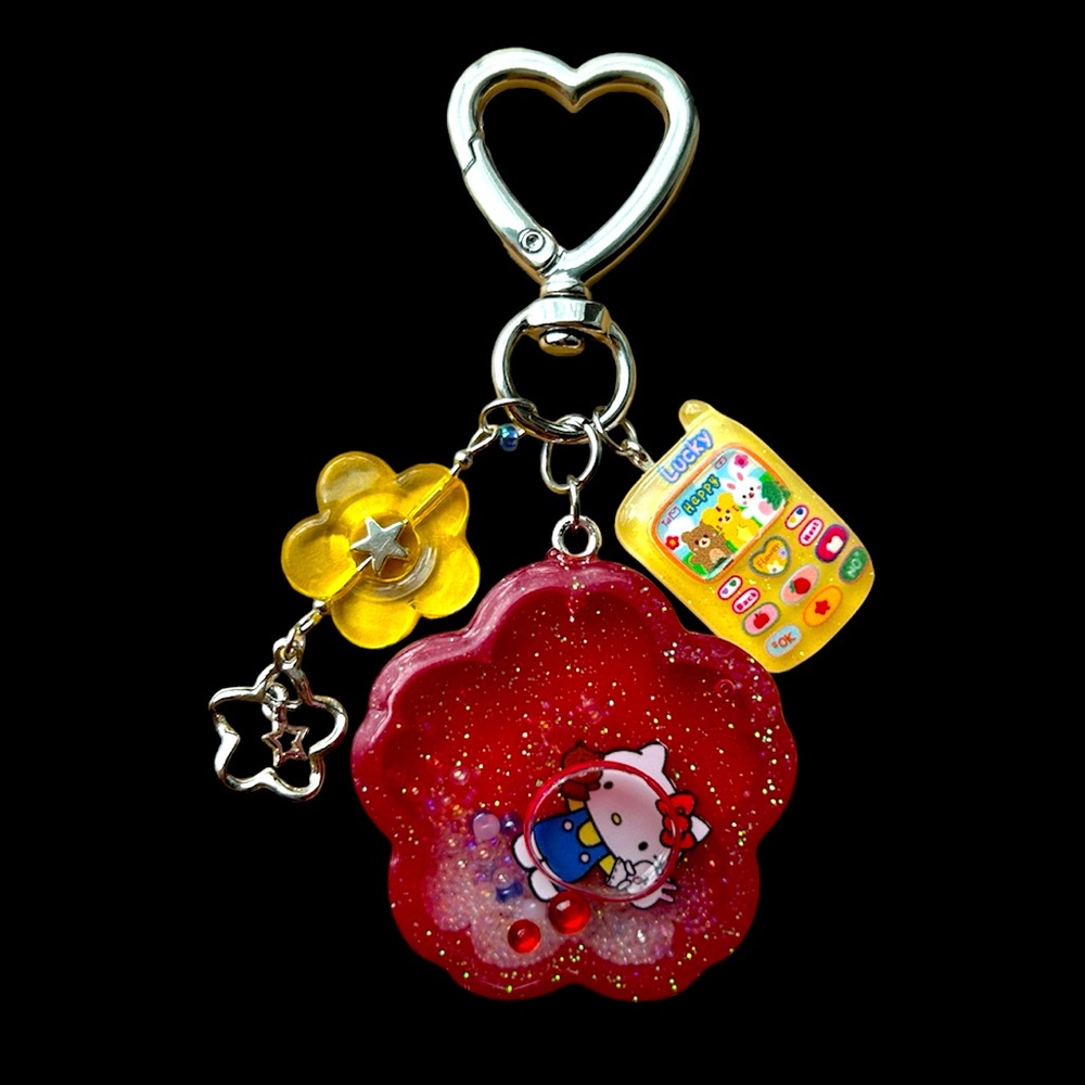 ☆Hello Kitty Shaker Charm☆